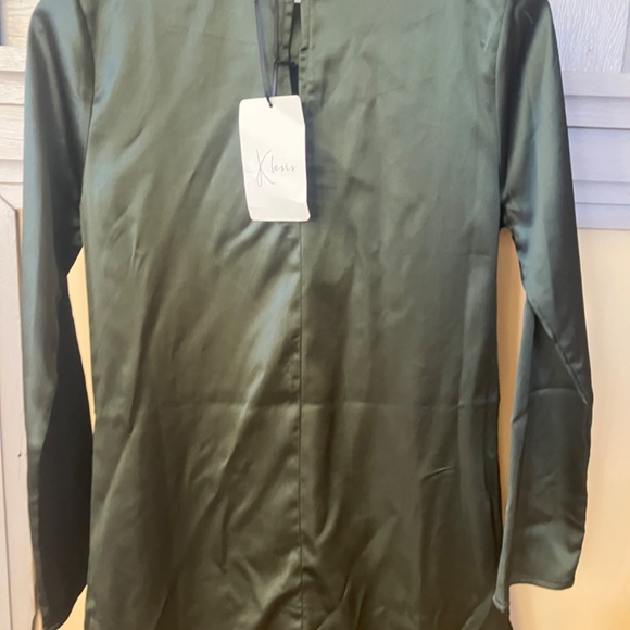 Klesis Elegant Green Satin Dress i - Picture 7 of 10